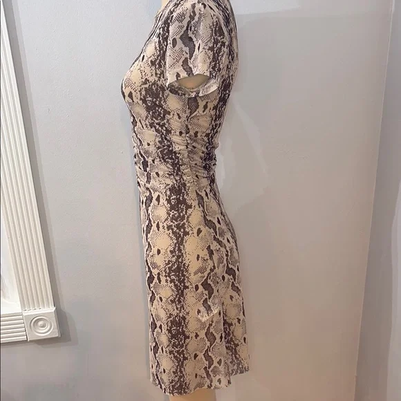 Elegant Snake Print Dress - Picture 4 of 8